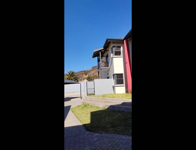 2 BEDROOM TOWNHOUSE FOR SALE IN MONDEOR